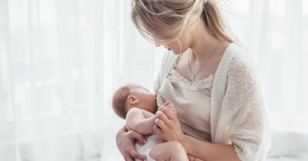 O que significa sonhar que está amamentando bebê?